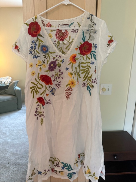 Johnny Was Other - Johnny Was embroidered white top with multicolor floral stitching
